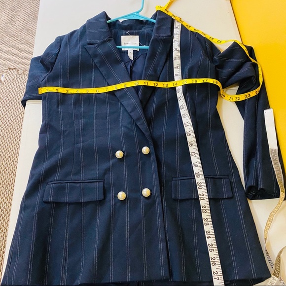 ‼️CLOSING LEITH PINSTRIPE PEARL BUTTON BLAZER - Picture 7 of 7